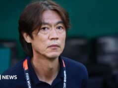 Técnico de futebol da Coreia do Sul pede demissão enquanto presidente pede investigação sobre derrota na Copa do Mundo