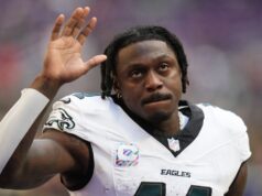 Eagles prontos para seguir em frente sem capturas, postagens enigmáticas de AJ Brown
