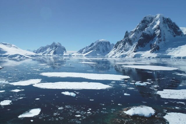 Antarctic-sea-ice-1280x853.jpg