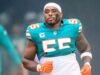 Fonte AP: Dolphins concordam com extensão de 3 anos com o centro Aaron Brewer