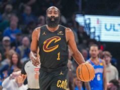 Estrela dos Cavaliers, James Harden, preso sob acusação de porte de arma em Houston