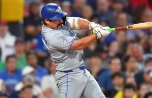 Davis Schneider ajuda Blue Jays a encontrar o ataque oportuno na vitória sobre o Crimson Sox