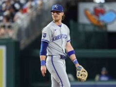 Bobby Witt Jr., do Royals, sai com desconforto no joelho direito