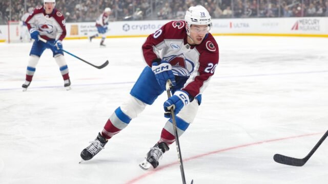 Colorado-Avalanche-center-Ross-Colton.jpg