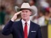 Alexi Lalas é o pior comentarista do futebol – é exatamente por isso que a Fox Sports activities o ama