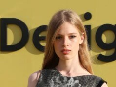 A filha de Elon Musk, Vivian Wilson, sai furiosa do tapete vermelho após comentar sobre o pai