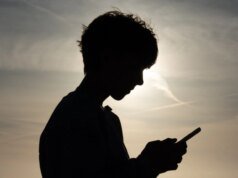 Google resolve ação judicial com adolescente enquanto ações judiciais contra vício em mídia social ganham força