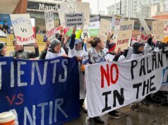 ‘Tire as mãos do nosso NHS’: Protestos anti-Palantir eclodem no Reino Unido por causa de acordo com o Serviço Nacional de Saúde