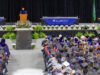 O que um antigo líder de IA do Google disse aos estudantes de ciência da computação da UW em sua formatura