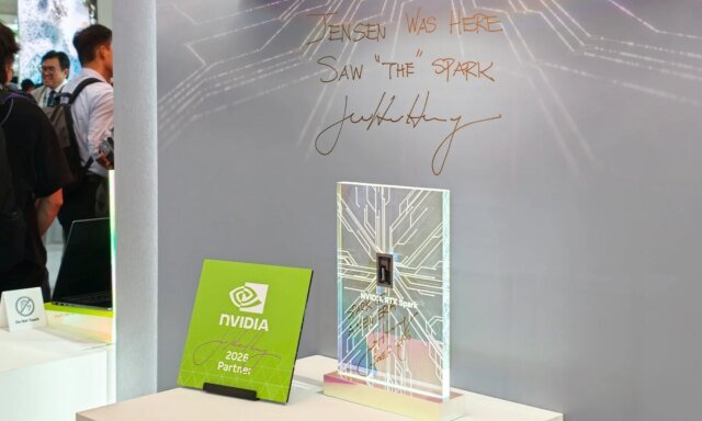 Jensen-Huang-Signed-NVIDIA-RTX-Spark-at-MediaTek-Booth-Computex-2026.jpg
