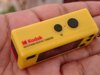 Comprei a câmera porta-chaves viral da Kodak, e as fotos ruins fazem parte de seu charme