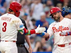 Bryce Harper rebate para o ciclo, Kyle Schwarber acerta três house run na vitória de Phillies sobre o Mets
