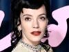 Lily Allen rebate afirma que a turnê West Finish Lady está ‘roubando os fãs’ após a reação do present em Londres