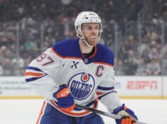 Connor McDavid, da Oilers, ganha quinto prêmio Ted Lindsay