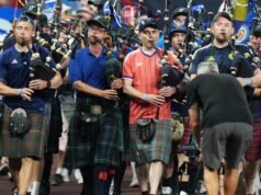 Gaitas de foles e kilts inundam o estádio enquanto os torcedores da Escócia transformam o jogo dos Marlins em festa