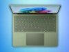 O Microsoft Floor Laptop computer 8 afirma ter bateria com duração de 20 horas, desempenho aprimorado da GPU e um preço exorbitante de US$ 1.599