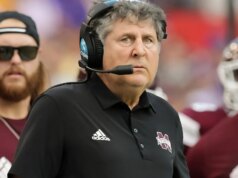 Mike Leach nomeado para o Corridor da Fama do Futebol Americano Universitário após mudança nas regras de elegibilidade