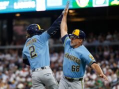 Atletismo e Brewers se combinam para 29 corridas em um jogo de demonstração em Las Vegas