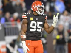 Por que todos ganham no comércio de grande sucesso de Myles Garrett