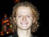 O ator de How I Met Your Mom, Nick Pasqual, condenado a 32 anos por esfaquear ex-namorada