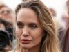 Angelina Jolie diz que está ‘destruída pela vida’ em raros comentários sobre o divórcio de Brad Pitt