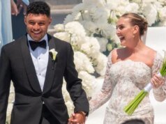 Perrie Edwards brilha em vestido de noiva de renda ao se casar com Alex Oxlade-Chamberlain