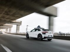 Waymo diz que construiu um benchmark melhor para comparar robotáxis com humanos