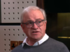Harry Enfield revela que suas orelhas desenvolveram estalactites ósseas após nadar em água fria