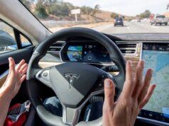 Proprietários de Tesla dizem que seus antigos contratos FSD foram alterados silenciosamente