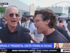 Tom Hanks choca o repórter com uma piada brutal sobre as classificações do MS NOW durante uma entrevista ao vivo