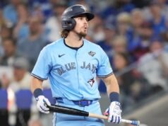 Barger dos Blue Jays fechou devido a lesão nas costas
