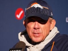 Broncos assinam com o técnico Sean Payton uma extensão de contrato de cinco anos