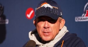 Broncos assinam com o técnico Sean Payton uma extensão de contrato de cinco anos