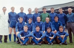 Bobby Tambling, ex-artilheiro de todos os tempos do Chelsea, morre aos 84 anos