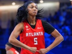 Reese lidera o Dream na vitória após a expulsão do técnico do Mystics, Johnson, escoltado para fora da quadra pelos seguranças