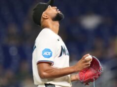 Alcantara bate recorde de eliminações na carreira de Marlins na vitória sobre o Rangers