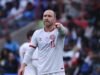 Dinamarca diz que Christian Eriksen está ‘consciente’ após desmaiar em campo