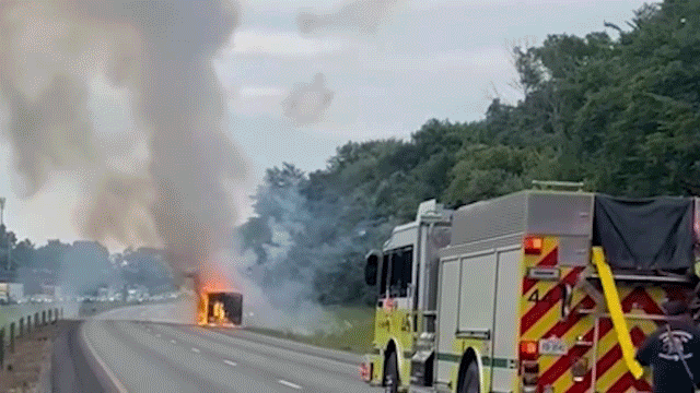 Vehicle-fireworks-erupts-flames-Tennessee.gif