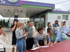 A crise de combustível da Rússia intensifica-se à medida que a Ucrânia intensifica os ataques aos territórios ocupados