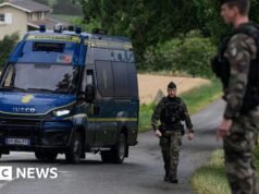 Fúria na França após divulgação da ficha legal de suspeito de assassinato de criança