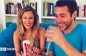Irmão da estrela de TV Caroline Flack morre