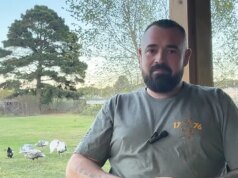 Pai veterinário do exército concorrendo a xerife tem acusação de homicídio rejeitada por atirar no suposto predador da filha