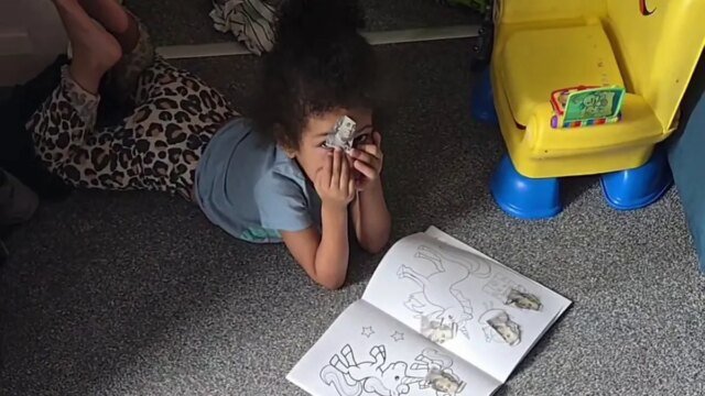 amelia-kalejaiye-money-covering-face.jpg