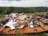 1 morto em Iowa enquanto fortes tempestades e supostos tornados atingem o meio-oeste