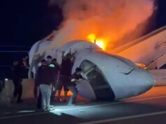 Esforços de resgate dramáticos após a queda de um pequeno avião no Texas matar 1