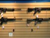 As vendas de armas na Virgínia aumentam antes da proibição de armas de assalto em 1º de julho assinada pelo governador Spanberger