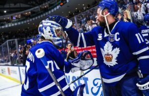 O goleiro Artur Akhtyamov leva Marlies à beira do título da Calder Cup
