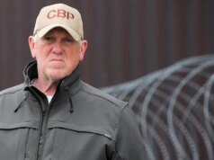 ‘Assado até a morte’: Homan rasga a mídia enquanto compartilha cenas horríveis de sua carreira na aplicação da fronteira