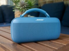 Encontrei duas ofertas de alto-falantes do Prime Day: uma feita para viagens e outra para sua casa inteligente