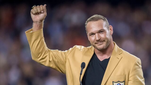 brian-urlacher.jpg